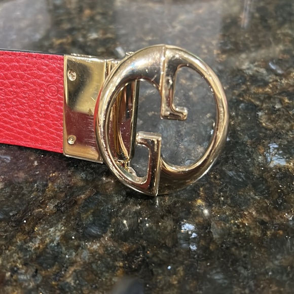SOLD / Authentic Gucci Belt Black & Red reversible with Gold buckle . - Picture 9 of 10